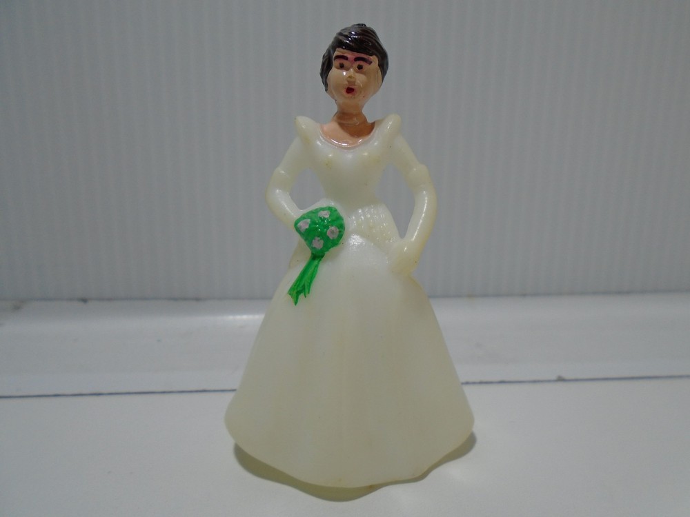 VINTAGE PLASTIC BRIDE 2.75″ FIGURE CAKE TOPPER UNBRANDED (VIN109)
