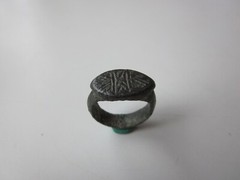 unique ancient Viking engraved relief massive bronze ring .IX – X AD.