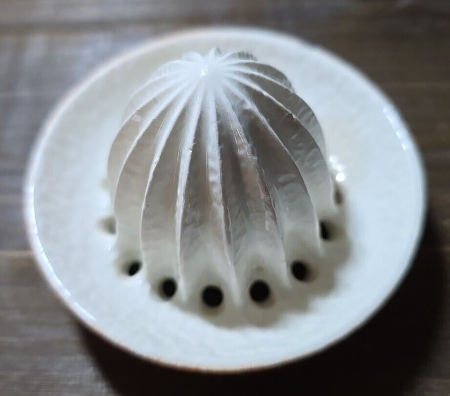 Majolica Ceramic Pottery Juicer Reamer White Orange Peel Chips 3″ Cup Top 1930s