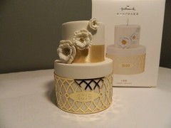 Hallmark Keepsake Ornament 2019 ~ Wedding Cake, Porcelain & Metal ~ “I Do”