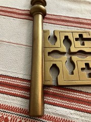 Vintage 1970’s Skeleton Key Wall Decor Sexton Metal Gold-Tone Hanging 27.25”