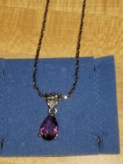2005 Avon NA 18″ Color Pear Necklace with Luminous Accents