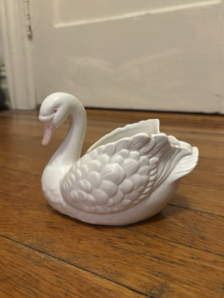 Fitz and Floyd Matte Swan Candy Dish