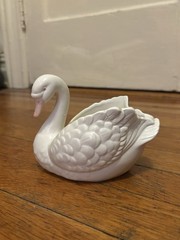Fitz and Floyd Matte Swan Candy Dish
