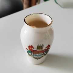 Antique Cambridge Coat of Arms Mini Vase – United Kingdom WH Goss Porcelain 2.5″