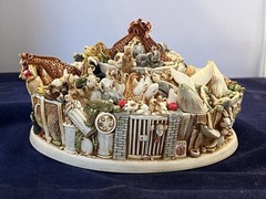 Harmony Kingdom ~ SIN CITY ~ UK Made ~ NIB ~Signed ~ #980 ~ Retail $600 ~ COA