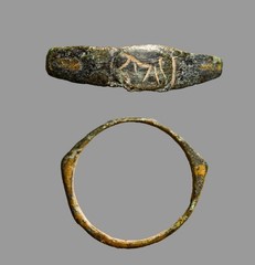Ancient Near Eastern Bronze Signet Ring with Engraved Lion Panther Feline Motif