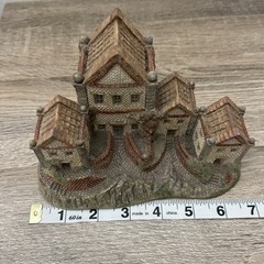 David Winter “Alms House” Vintage Miniature Cottage 1983 Hines Great Britain