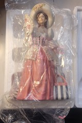 Vintage Avon Mrs PF Albee Full Size Award Figurine 1994