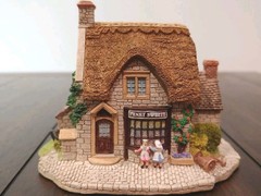 Lilliput Lane Village Shops Penny Sweets Cottage Exc. Condition with Deed