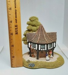 Lilliput Lane English British Village Flower Sellers House Figurine