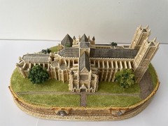 Lilliput Lane “Westminster Abbey” Britain’s Heritage – Code L2285 (2000) – Boxed