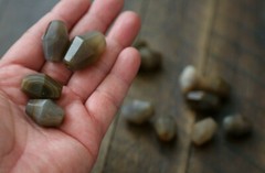Ancient Agate Beads Islamic 1500 AD – Strand 2 – from Afghanistan 13 Beads