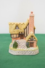 David Winter The Chaiderlery. In excellent condition, in box.