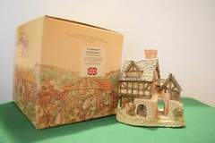 David Winter The Bake House. In excellent condition, boxed.