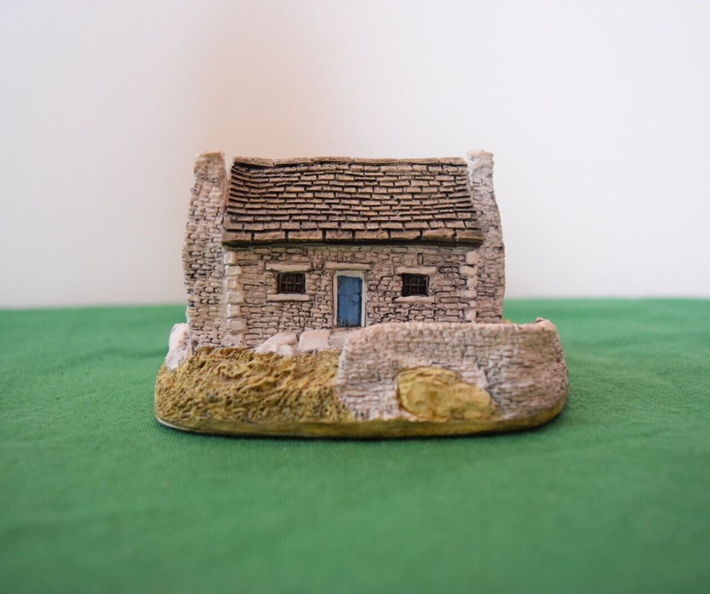 Lilliput Lane – The Croft – Version 3 In excellent condition and in box.
