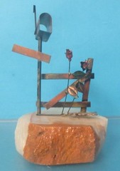 DEMOTT SIGNED 6″ ROCK SCULPTURE ON QUARTZ/ONYX MAILBOX ON FENCE ROSES FLOWERS
