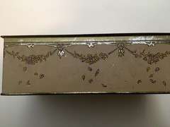 ART DECO MAILLARD CANDY TIN BOX FRENCH GRAPHICS 1920’s ANTIQUE