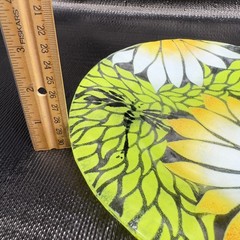 Sydenstricker Hand Made Round Dish Plate Multicolored Floral Pattern Signed 8.5”