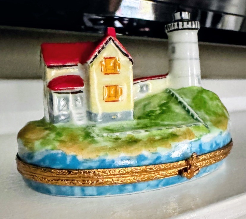 Limoges France Nubble Lighthouse Collectible Box Signed RARE ARTORIA