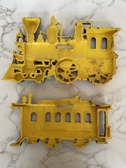 Lot of 2 1975 Homco Wall Hangers 7362 Trolley Car 7363 Train Locomotive Engine