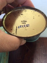 Vintage Avon Trailing Arbutus Perfume Talc Powder Tin & Box 1977 Vanity Decor