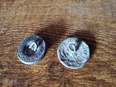 2 x british button military caunt & son london 53st horse lion crown collector