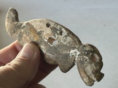 INCREDIBLE PRE-COLUMBIAN JAGUAR EFFIGY SHELL PENDANT/ GORGET, MEXICO, MOTLEY COA