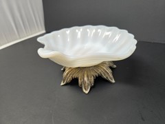 Vintage 7″ White Milk Glass Clam Shell Metal Footed Pedestal Trinket Soap Dish