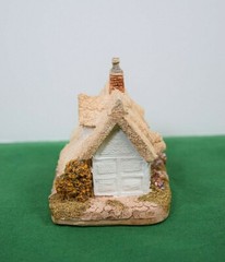 Rare Lilliput Lane Classics Double Cottage Mint in original box.