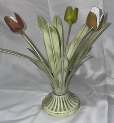 Italian Tole style Heavy metal bouquet of tulips Candle Holders – 11″ X 11″ Cute