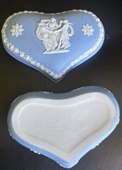 Wedgwood Jasperware heart-shaped trinket box