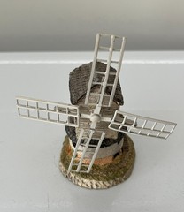 David Winter The Windmill – RARE six-screen blade variation