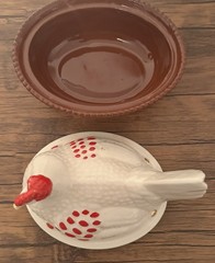 Vtg Nesting White Hen on Brown Pottery Basket -Weave Base Gold Trim Candy Dish