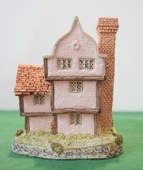 David Winter Suffolk House In original box.