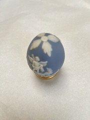 FRANKLIN MINT Egg Blue Parian-Style Porcelain 1988 Collectors Treasury Of Eggs