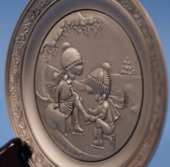 Hallmark Little Gallery Pewter Plate Joan Walsh Anglund Autumn 1975 Winter 1971