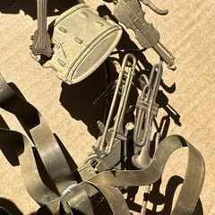 10” Petites Choses brass Dresden Victorian wreath with bow musical instruments