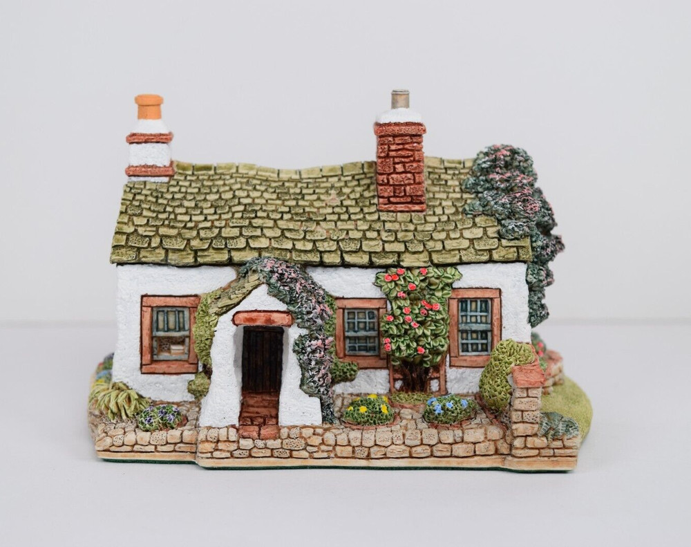 Lilliput Lane Rose Cottage-Skirsgill III. Mint in box with deed. Version 3