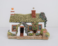 Lilliput Lane Rose Cottage-Skirsgill III. Mint in box with deed. Version 3