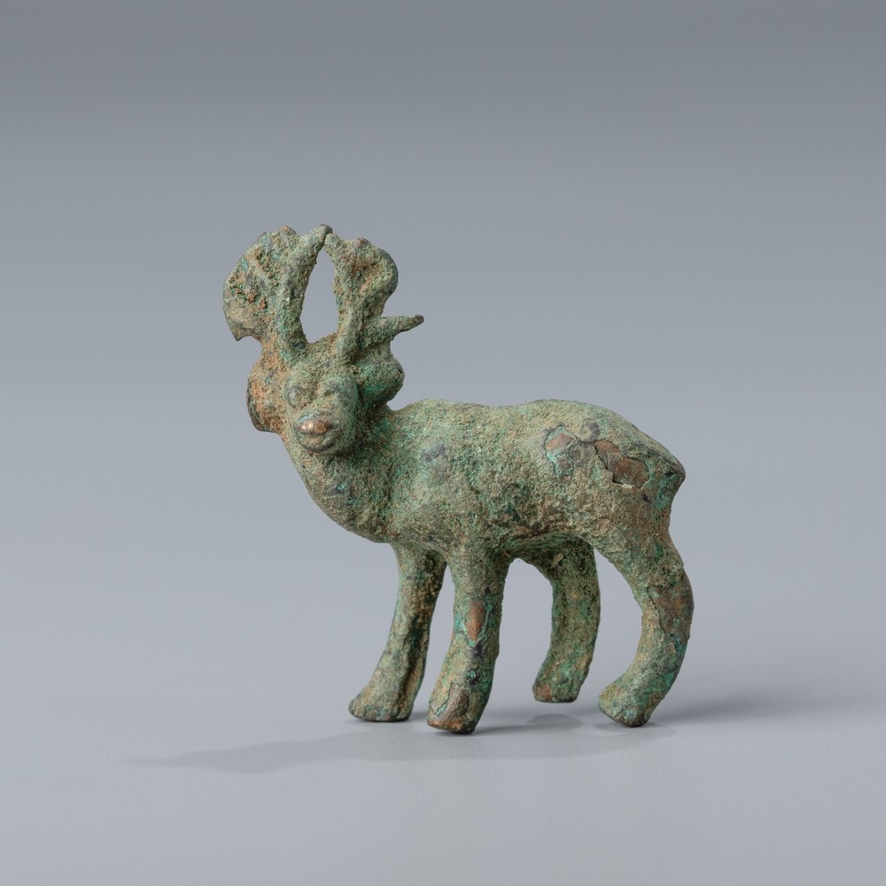 Near Eastern Bactrian Bronze Deer Figurine – Decorative Collectible