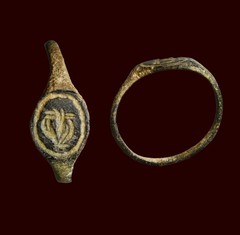 Ancient Greek / Seleukid Bronze Signet Ring with Cornucopia Symbol 300BC