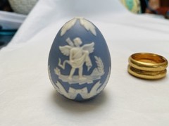 FRANKLIN MINT Egg Blue Parian-Style Porcelain 1988 Collectors Treasury Of Eggs