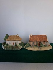 The Irish Heritage Collection “Quiet Man” & “Egg House” Resin Cottages