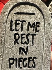 Mini GOTHIC tomb stone “LET ME REST IN PIECES” Halloween Decor