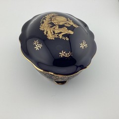 Limoges Castel Oval Trinket box with 22K Gold Design, made in France