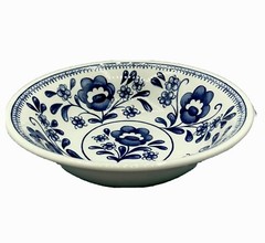 VINTAGE Unmarked Blue And White Floral Bowl 6 “