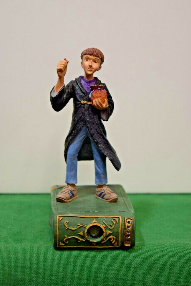 Harry Potter Ron Weasley with viewer Storyteller Figurine #823627 MIB