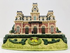 Lilliput Lane Disney Collection WDW Railroad Station – Ray Day Signed NIB RARE