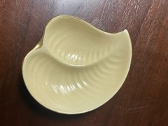 MCM vintage Figgjo Flint Norway dish leaf shape small Trinket Cream Gold 3”
